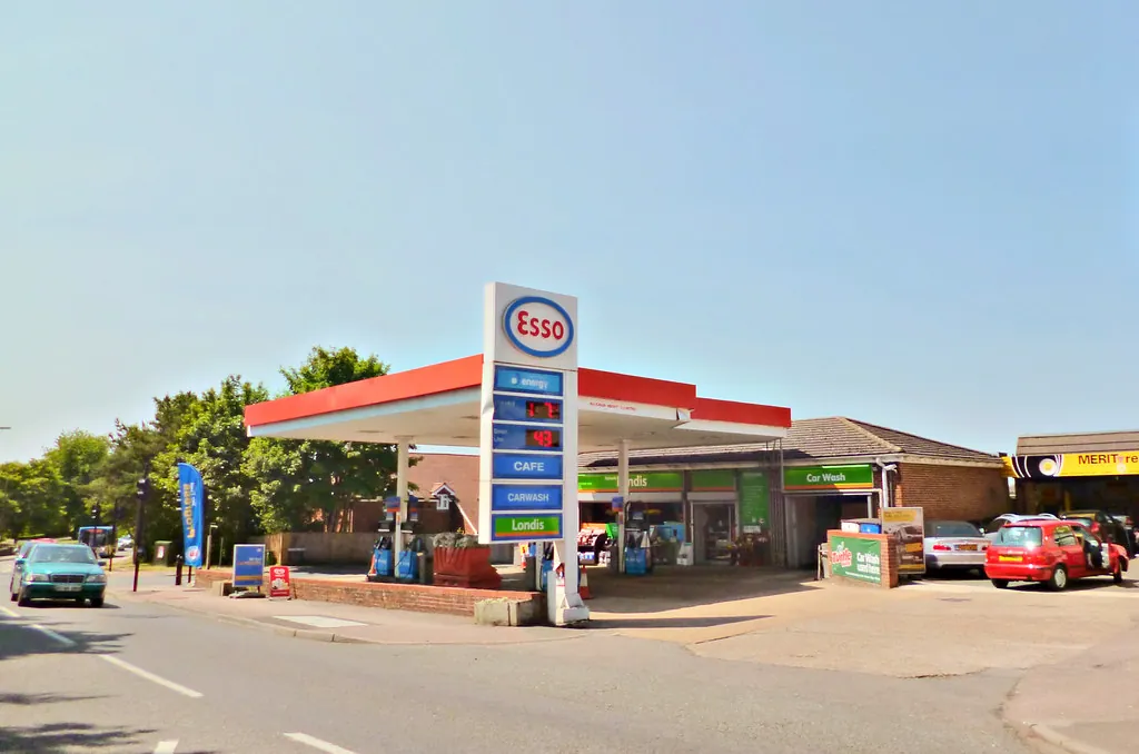 Esso forecourt with a Londis shop and a car wash