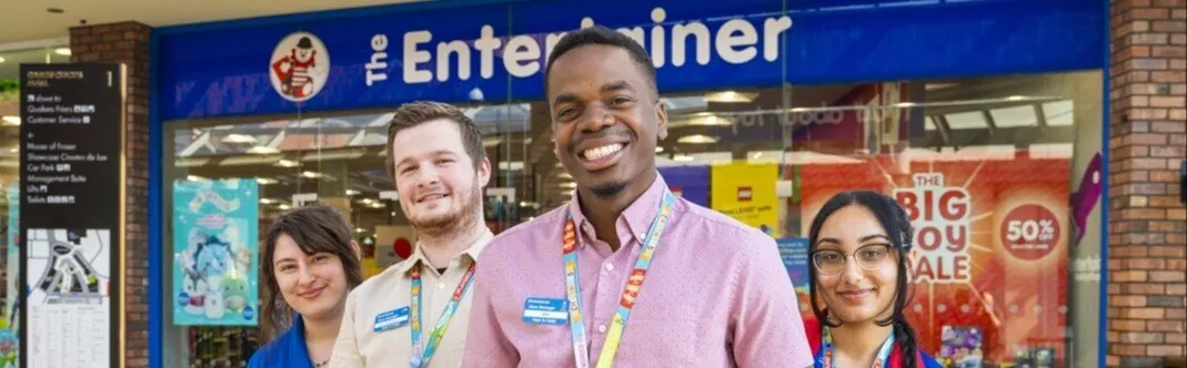 ENTERTAINER-STAFF